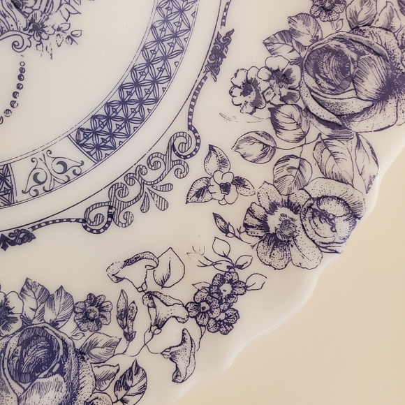 Arcopal Honorine France Opal Glass Salad/ Dessert Plates Blue Floral, quantity 4 - Picture 8 of 8